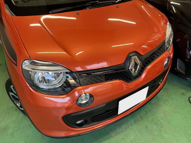 トゥインゴ ＧＴ　５ＭＴ　２ＤＩＮナビ＆地デジ＆Ｂカメ　前後ドラレコ　専用デザインシート　１７ＡＷ　サイドストライプ　オーバーフェンダー　リアパークセンサ　スペアキー　保証書　記録簿（12枚目）