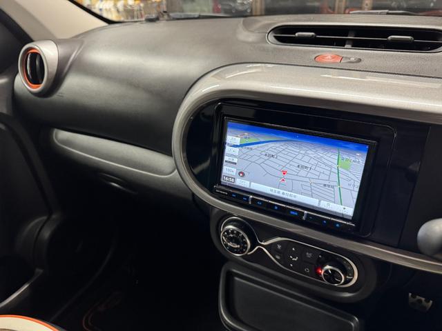 トゥインゴ ＧＴ　５ＭＴ　２ＤＩＮナビ＆地デジ＆Ｂカメ　前後ドラレコ　専用デザインシート　１７ＡＷ　サイドストライプ　オーバーフェンダー　リアパークセンサ　スペアキー　保証書　記録簿（31枚目）