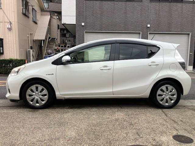 アクア Ｓ　ナビ　フルセグＴＶ　スマートキー　プッシュスタート　Ｂｌｕｅｔｏｏｔｈ　ＥＴＣ　ＤＶＤ　ＣＤ　ＳＤ　運転席　助手席　シートヒーター　禁煙車　車両取扱説明書　ナビ取扱説明書　１年保証付き（5枚目）