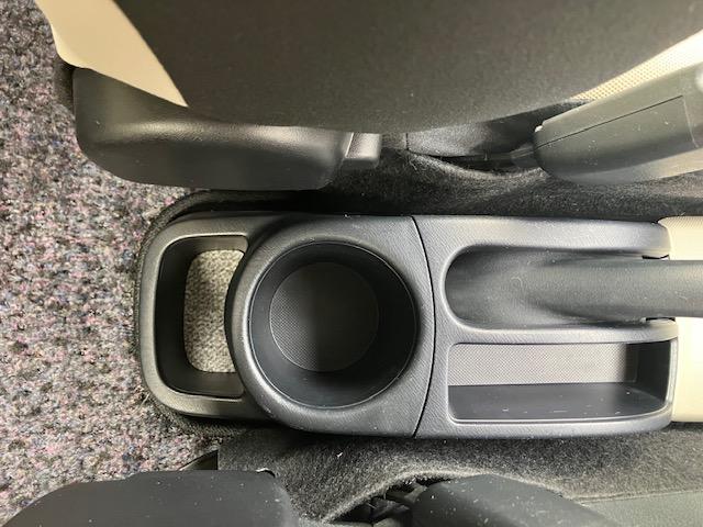 アクア Ｓ　ナビ　フルセグＴＶ　スマートキー　プッシュスタート　Ｂｌｕｅｔｏｏｔｈ　ＥＴＣ　ＤＶＤ　ＣＤ　ＳＤ　運転席　助手席　シートヒーター　禁煙車　車両取扱説明書　ナビ取扱説明書　１年保証付き（38枚目）