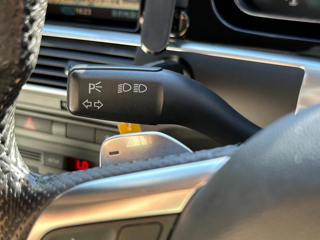 ＲＳ６アバント ベースグレード　サンルーフ　純正ナビ　フルセグ　レザーシート　ドラレコＦ／Ｒ　Ｂカメラ　ＥＴＣ　ＡＣＣ　ＨＩＤヘッドライト　障害物センサー　シートヒーター　パワーシート　レーダー探知機　ルーフレール（33枚目）