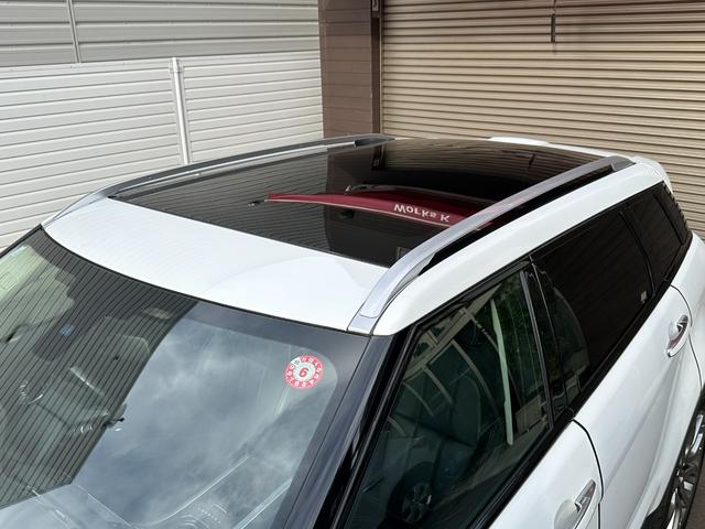 レンジローバーイヴォーク プレステージ　純正ナビ　ガラスルーフ　レザーシート　Ｆ・Ｓ・Ｒカメラ　ＥＴＣ　クルーズコントロール　ＨＩＤヘッドライト　ＭＥＲＩＤＩＡＭスピーカー　障害物センサー　パワーバックドア　シートヒーター　スマートキー（11枚目）