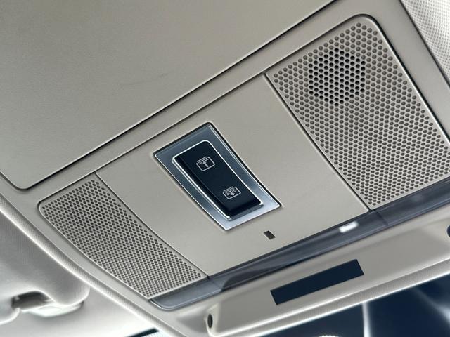 レンジローバーイヴォーク プレステージ　純正ナビ　ガラスルーフ　レザーシート　Ｆ・Ｓ・Ｒカメラ　ＥＴＣ　クルーズコントロール　ＨＩＤヘッドライト　ＭＥＲＩＤＩＡＭスピーカー　障害物センサー　パワーバックドア　シートヒーター　スマートキー（36枚目）