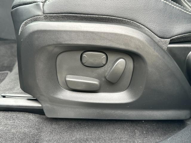 レンジローバーイヴォーク プレステージ　純正ナビ　ガラスルーフ　レザーシート　Ｆ・Ｓ・Ｒカメラ　ＥＴＣ　クルーズコントロール　ＨＩＤヘッドライト　ＭＥＲＩＤＩＡＭスピーカー　障害物センサー　パワーバックドア　シートヒーター　スマートキー（50枚目）