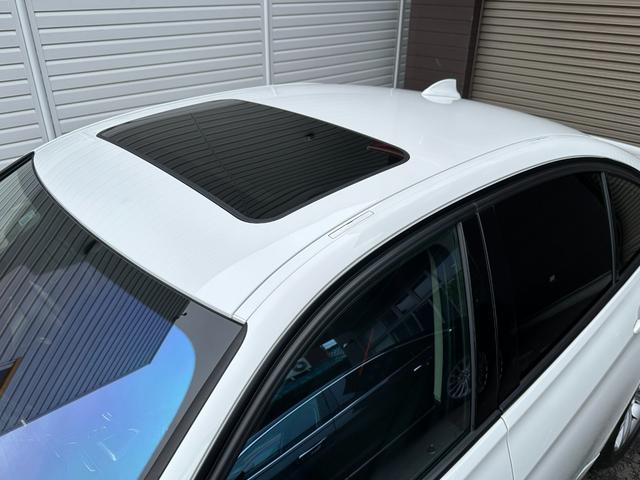 ３シリーズ ３２０ｉ　スポーツ　サンルーフ　純正ナビ　Ｂカメラ　ＥＴＣ　クルコン　ＨＩＤヘッドライト　社外サスペンション　フロントスポイラー　スマートキー　スペアキー　障害物センサー　レーダー探知機　パワーシート（11枚目）