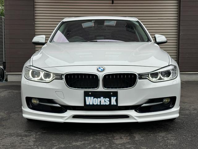 ３シリーズ ３２０ｉ　スポーツ　サンルーフ　純正ナビ　Ｂカメラ　ＥＴＣ　クルコン　ＨＩＤヘッドライト　社外サスペンション　フロントスポイラー　スマートキー　スペアキー　障害物センサー　レーダー探知機　パワーシート（15枚目）
