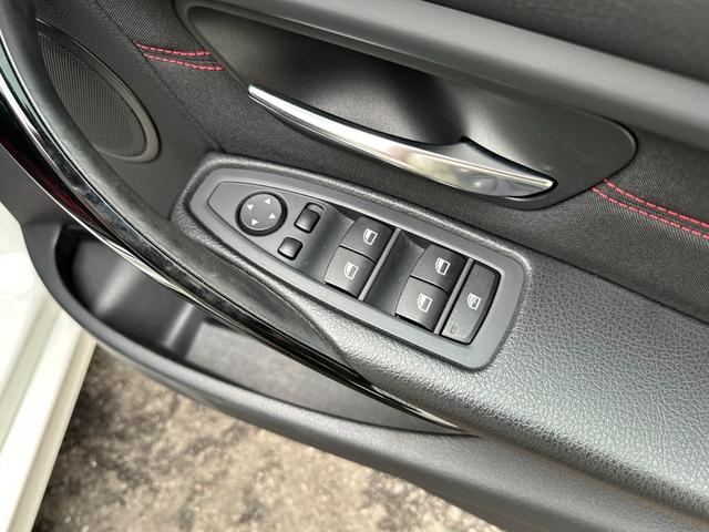 ３シリーズ ３２０ｉ　スポーツ　サンルーフ　純正ナビ　Ｂカメラ　ＥＴＣ　クルコン　ＨＩＤヘッドライト　社外サスペンション　フロントスポイラー　スマートキー　スペアキー　障害物センサー　レーダー探知機　パワーシート（27枚目）
