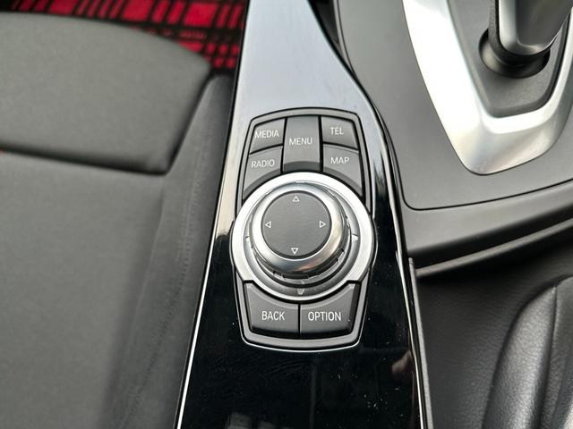 ３シリーズ ３２０ｉ　スポーツ　サンルーフ　純正ナビ　Ｂカメラ　ＥＴＣ　クルコン　ＨＩＤヘッドライト　社外サスペンション　フロントスポイラー　スマートキー　スペアキー　障害物センサー　レーダー探知機　パワーシート（44枚目）