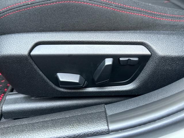 ３シリーズ ３２０ｉ　スポーツ　サンルーフ　純正ナビ　Ｂカメラ　ＥＴＣ　クルコン　ＨＩＤヘッドライト　社外サスペンション　フロントスポイラー　スマートキー　スペアキー　障害物センサー　レーダー探知機　パワーシート（50枚目）