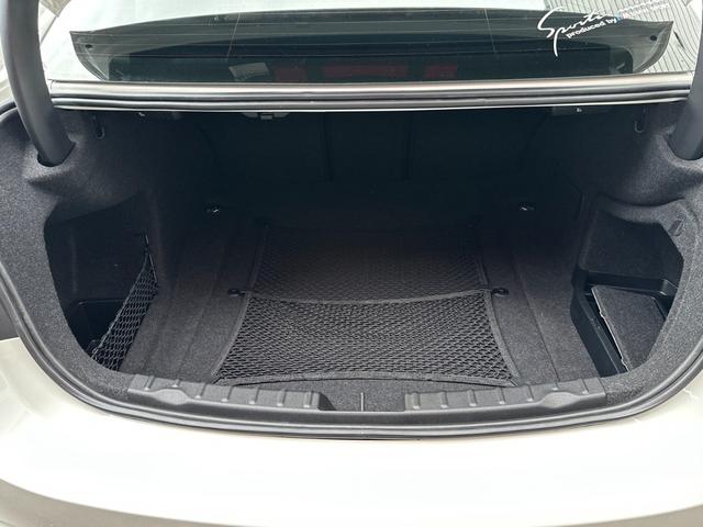 ３シリーズ ３２０ｉ　スポーツ　サンルーフ　純正ナビ　Ｂカメラ　ＥＴＣ　クルコン　ＨＩＤヘッドライト　社外サスペンション　フロントスポイラー　スマートキー　スペアキー　障害物センサー　レーダー探知機　パワーシート（59枚目）