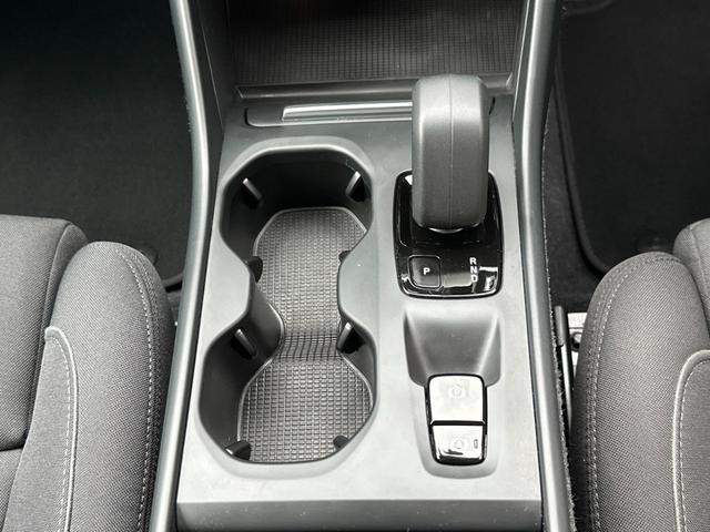 ＸＣ４０ Ｂ４　モメンタム　純正ナビ　フルセグ　ドラレコＦ／Ｒ　全方位カメラ　ＥＴＣ　ＡＣＣ　ＬＥＤヘッドライト　ＣａｒＰｌａｙ　障害物センサー　ブラインドスポットモニター　パワーバックドア　スマートキー　スペアキー（43枚目）