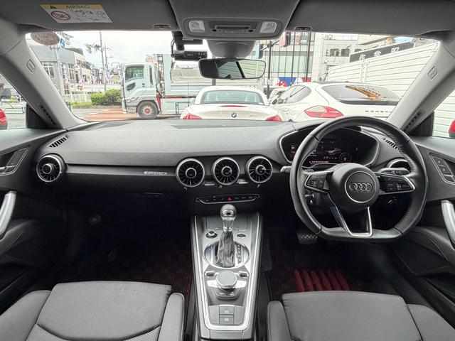 ＴＴクーペ ２．０ＴＦＳＩ　クワトロ　バーチャルコックピット　純正ナビ　フルセグＴＶ　１９インチＡＷ　ドラレコＦ／Ｒ　Ｂカメラ　クルコン　ＬＥＤヘッドライト　ＥＴＣ　ＢＳＭ　障害物センサー　スマートキー　スペアキー　車検Ｒ９年３月（3枚目）