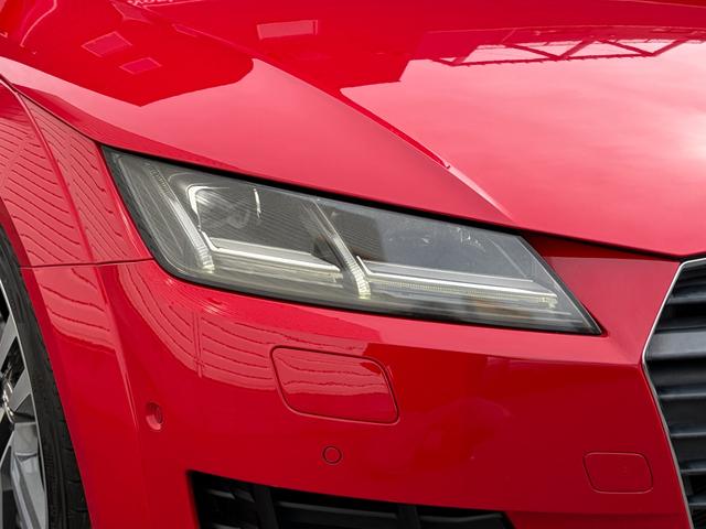 ＴＴクーペ ２．０ＴＦＳＩ　クワトロ　バーチャルコックピット　純正ナビ　フルセグＴＶ　１９インチＡＷ　ドラレコＦ／Ｒ　Ｂカメラ　クルコン　ＬＥＤヘッドライト　ＥＴＣ　ＢＳＭ　障害物センサー　スマートキー　スペアキー　車検Ｒ９年３月（17枚目）