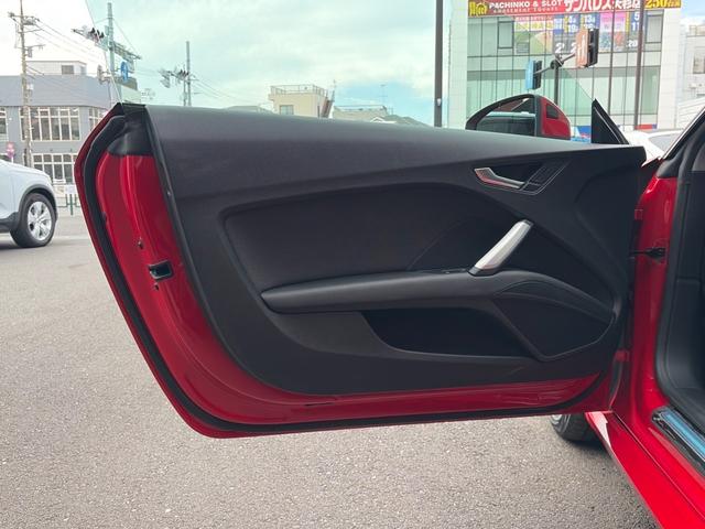 ＴＴクーペ ２．０ＴＦＳＩ　クワトロ　バーチャルコックピット　純正ナビ　フルセグＴＶ　１９インチＡＷ　ドラレコＦ／Ｒ　Ｂカメラ　クルコン　ＬＥＤヘッドライト　ＥＴＣ　ＢＳＭ　障害物センサー　スマートキー　スペアキー　車検Ｒ９年３月（41枚目）