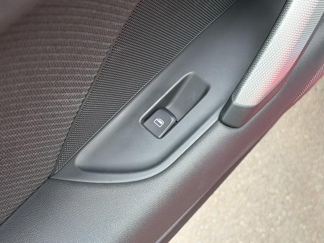 ＴＴクーペ ２．０ＴＦＳＩ　クワトロ　バーチャルコックピット　純正ナビ　フルセグＴＶ　１９インチＡＷ　ドラレコＦ／Ｒ　Ｂカメラ　クルコン　ＬＥＤヘッドライト　ＥＴＣ　ＢＳＭ　障害物センサー　スマートキー　スペアキー　車検Ｒ９年３月（42枚目）