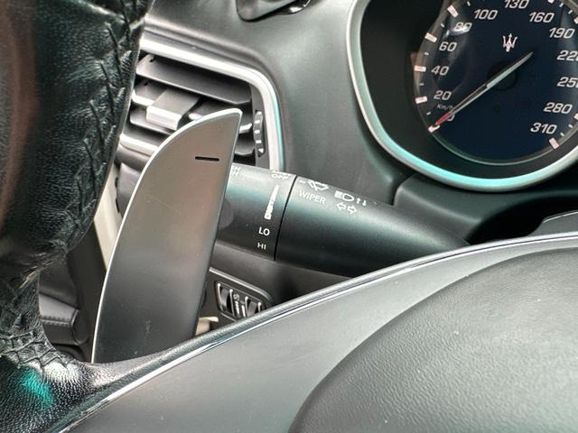 ギブリ S 左H サンルーフ ナビ フルセグTV レザーシート ETC クルーズコントロール HIDヘッドライト 障害物センサー スマートキー スペアキー レーダー探知機 パワーシート(30枚目)