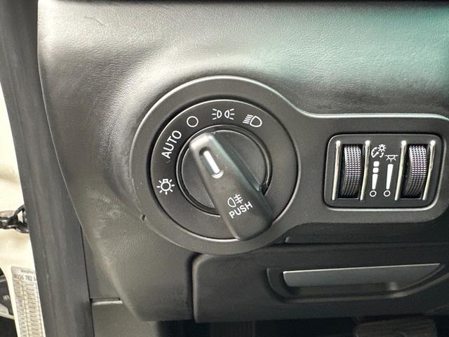 ギブリ S 左H サンルーフ ナビ フルセグTV レザーシート ETC クルーズコントロール HIDヘッドライト 障害物センサー スマートキー スペアキー レーダー探知機 パワーシート(31枚目)