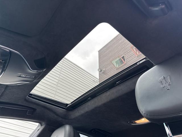 ギブリ S 左H サンルーフ ナビ フルセグTV レザーシート ETC クルーズコントロール HIDヘッドライト 障害物センサー スマートキー スペアキー レーダー探知機 パワーシート(41枚目)