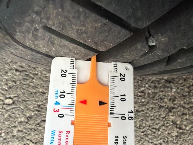 ルーテシア ルノースポール トロフィー 2シート仕様 RECAROシート ETC ナビ フルセグ LEDヘッドライト 車検R9年8月まで 障害物センサー キーレス スペアキー(62枚目)