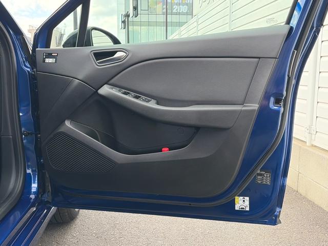 ルーテシア E-テックハイブリッド ディスプレイオーディオ Bカメラ ACC LEDヘッドライト シートヒーター ステアリングヒーター CarPlay 車検R9年7月まで 障害物センサー ブラインドスポットモニター スペアキー(24枚目)