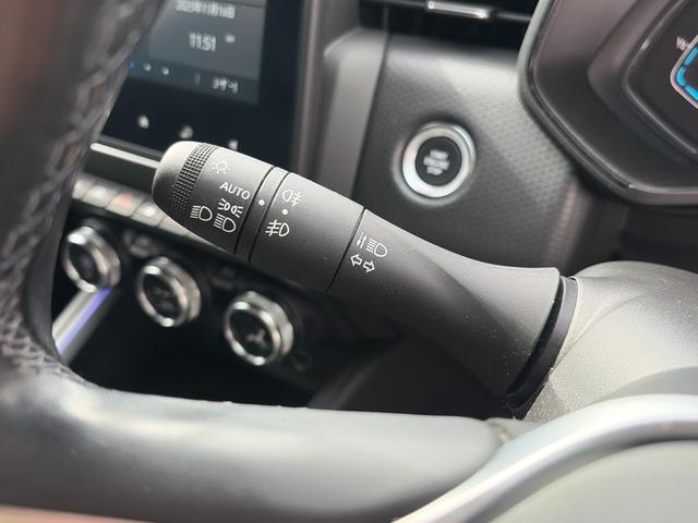 ルーテシア E-テックハイブリッド ディスプレイオーディオ Bカメラ ACC LEDヘッドライト シートヒーター ステアリングヒーター CarPlay 車検R9年7月まで 障害物センサー ブラインドスポットモニター スペアキー(31枚目)