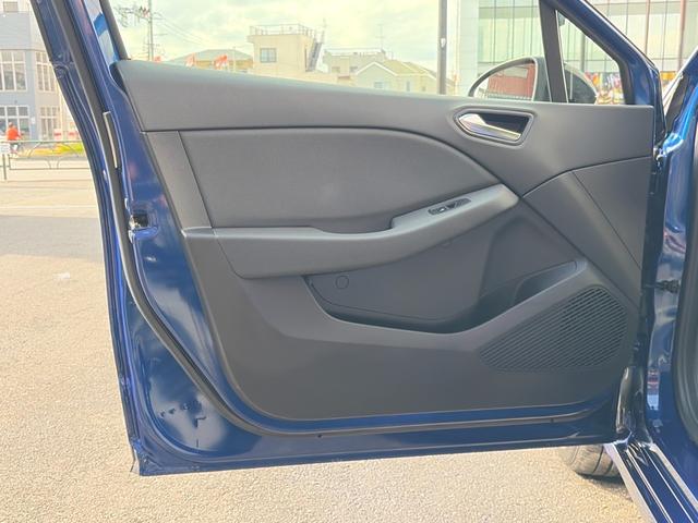 ルーテシア E-テックハイブリッド ディスプレイオーディオ Bカメラ ACC LEDヘッドライト シートヒーター ステアリングヒーター CarPlay 車検R9年7月まで 障害物センサー ブラインドスポットモニター スペアキー(41枚目)