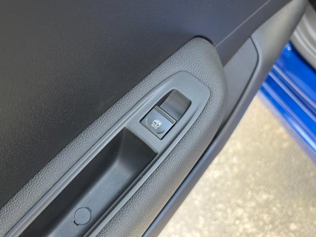 ルーテシア E-テックハイブリッド ディスプレイオーディオ Bカメラ ACC LEDヘッドライト シートヒーター ステアリングヒーター CarPlay 車検R9年7月まで 障害物センサー ブラインドスポットモニター スペアキー(50枚目)