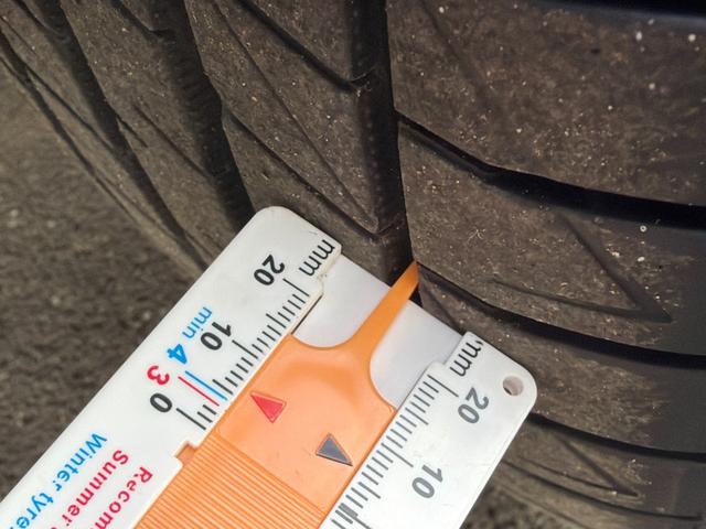 ルーテシア E-テックハイブリッド ディスプレイオーディオ Bカメラ ACC LEDヘッドライト シートヒーター ステアリングヒーター CarPlay 車検R9年7月まで 障害物センサー ブラインドスポットモニター スペアキー(63枚目)