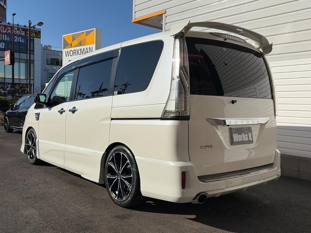 セレナ ライダー　ブラックライン　ＺＺ　Ｓ－ハイブリッド　１オーナー　後席モニター　全方位カメラ　ＥＴＣ　ドラレコＦ／Ｒ　ＴＥＩＮ車高調　社外マフラー　Ｐｉｖｏｔスロコン　両側電動スライドドア　シートヒーター　ＬＥＤヘッドライト　スマートキー　スペアキー（11枚目）