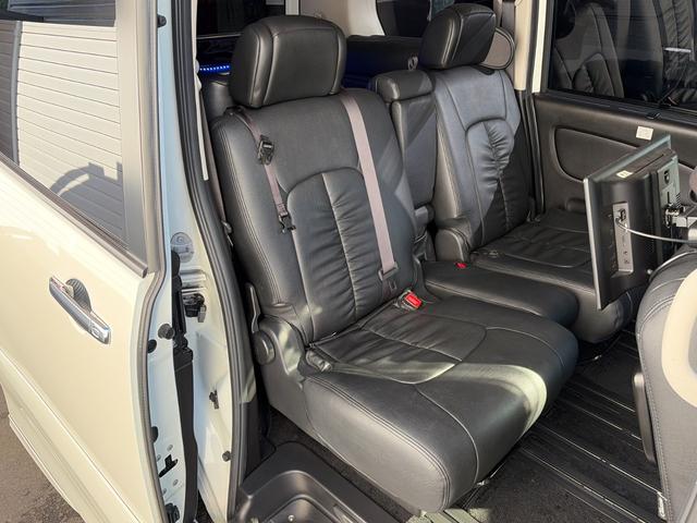 セレナ ライダー　ブラックライン　ＺＺ　Ｓ－ハイブリッド　１オーナー　後席モニター　全方位カメラ　ＥＴＣ　ドラレコＦ／Ｒ　ＴＥＩＮ車高調　社外マフラー　Ｐｉｖｏｔスロコン　両側電動スライドドア　シートヒーター　ＬＥＤヘッドライト　スマートキー　スペアキー（50枚目）