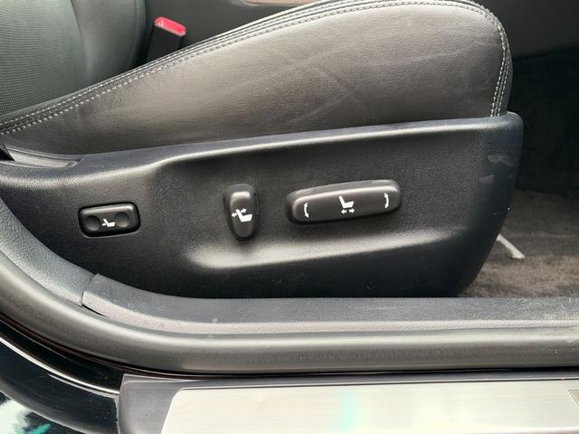 クラウンマジェスタ i-Four 純正ナビ フルセグ 革シート ドラレコ ETC バックカメラ クルコン HIDヘッドライト シートヒーター シートクーラー 障害物センサー パワーバックドア パワーシート キーレス 走行中TV映ります(26枚目)