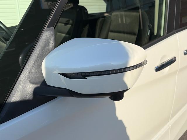 セレナ ｅ－パワー　ハイウェイスターＶ　１オーナー　純正ナビ　フルセグ　プロパイロット　全方位カメラ　シートヒーター　ＬＥＤヘッドライト　両側パワースライド　ドラレコ　デジタルインナーミラー　ステアリングヒーター　スマートキー　スペアキー（14枚目）