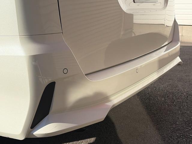 セレナ ｅ－パワー　ハイウェイスターＶ　１オーナー　純正ナビ　フルセグ　プロパイロット　全方位カメラ　シートヒーター　ＬＥＤヘッドライト　両側パワースライド　ドラレコ　デジタルインナーミラー　ステアリングヒーター　スマートキー　スペアキー（22枚目）