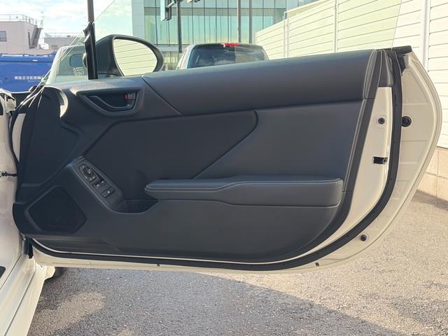 �y�^�]�ȃh�A�z