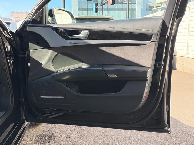 �y�^�]�ȃh�A�z