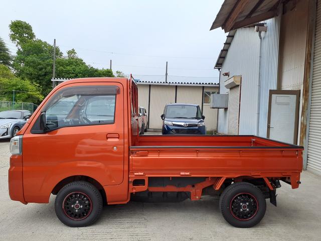 ハイゼットトラック スタンダードＳＡＩＩＩｔ　１年走行無制限保証　５ＭＴ　４ＷＤ　ブレーキサポート　横滑り防止　３方開　エアバック　ＡＢＳ　エアコン　ＶＩＣＥＮＴＥ１２インチＡＷ　スタッドレスＴ　ドアバイザー　光軸レベライザー　取説　保証書（8枚目）