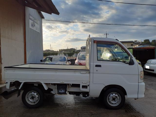 ハイゼットトラック エアコン・パワステ　スペシャル　３方開　パワーステアリング　エアコン　純正ラジオ　ドアバイザー　荷台マット　社外キーレス　スペアキー２本　取説　メンテナンスノート（7枚目）