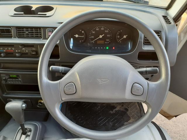 ハイゼットトラック エアコン・パワステ　スペシャル　３方開　パワーステアリング　エアコン　純正ラジオ　ドアバイザー　荷台マット　社外キーレス　スペアキー２本　取説　メンテナンスノート（13枚目）