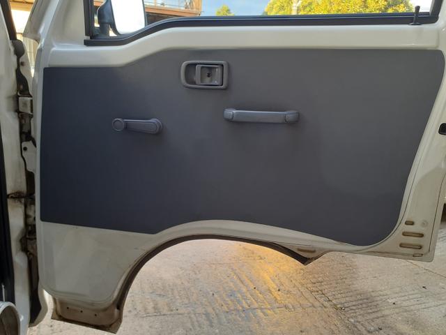 ハイゼットトラック エアコン・パワステ　スペシャル　３方開　パワーステアリング　エアコン　純正ラジオ　ドアバイザー　荷台マット　社外キーレス　スペアキー２本　取説　メンテナンスノート（20枚目）