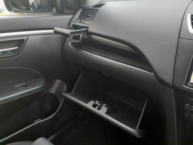 スイフトスポーツ ベースグレード 1年走行無制限保障 ワンオーナー車 ナビ フルセグ Bluetooth ETC クルコン パドルシフト フォグランプ フルオートエアコン プッシュスタート スマートキー2個 純正17インチAW(27枚目)