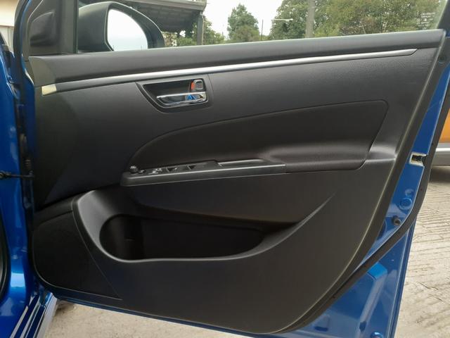 スイフトスポーツ ベースグレード 1年走行無制限保障 ワンオーナー車 ナビ フルセグ Bluetooth ETC クルコン パドルシフト フォグランプ フルオートエアコン プッシュスタート スマートキー2個 純正17インチAW(28枚目)