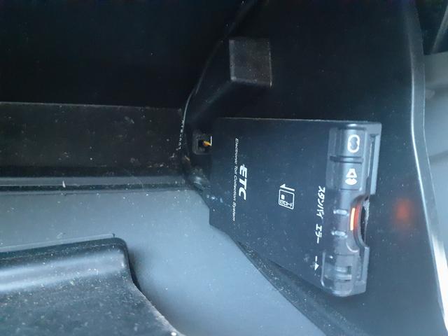 今の時代に必須のアイテム！ＥＴＣ　が付いていれば高速道路の割引なども受けられます！通行ラクラク＆料金お得♪料金所の渋滞からもサヨナラです！！！