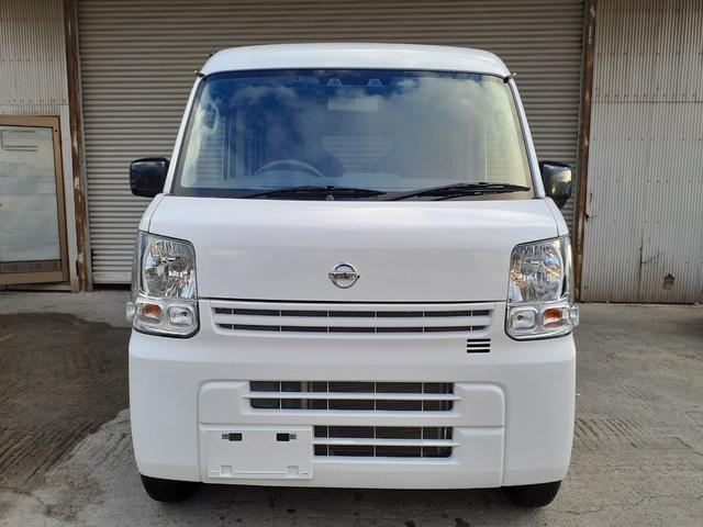 ＮＶ１００クリッパーバン ＤＸ　セーフティパッケージ　１年走行無制限保障　５ＡＧＳ　ブレーキサポート　レーン逸脱警告　横滑り防止　１ｓｔ発進スイッチ　キーレスキー　ＥＴＣ　オートライト　パワーウィンドウ　オーバーヘッドコンソール　ＵＳＢ充電×２　ソナー（2枚目）