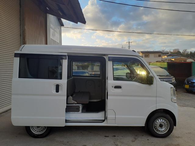 ＮＶ１００クリッパーバン ＤＸ　セーフティパッケージ　１年走行無制限保障　５ＡＧＳ　ブレーキサポート　レーン逸脱警告　横滑り防止　１ｓｔ発進スイッチ　キーレスキー　ＥＴＣ　オートライト　パワーウィンドウ　オーバーヘッドコンソール　ＵＳＢ充電×２　ソナー（9枚目）