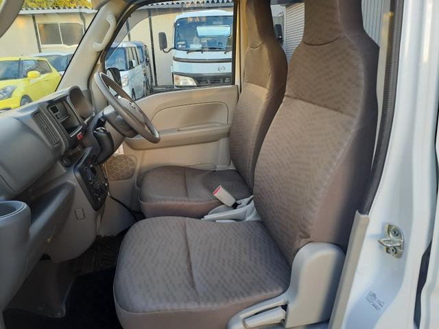 ＮＶ１００クリッパーバン ＤＸ　セーフティパッケージ　１年走行無制限保障　５ＡＧＳ　ブレーキサポート　レーン逸脱警告　横滑り防止　１ｓｔ発進スイッチ　キーレスキー　ＥＴＣ　オートライト　パワーウィンドウ　オーバーヘッドコンソール　ＵＳＢ充電×２　ソナー（14枚目）