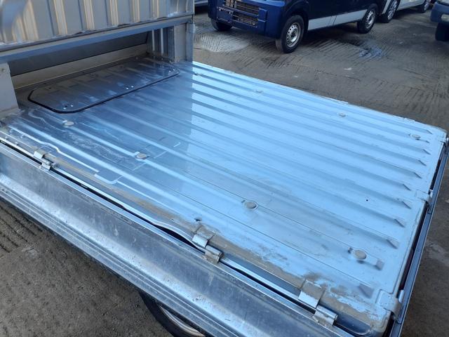 ハイゼットトラック ジャンボ 1年走行無制限保障 5速MT パワステ パワーウィンドウ キーレス スペアキー CDチューナー ETC LEDヘッドライト フォグ 作業灯 オーバーヘッドコンソール マッドガード レベライザー(23枚目)