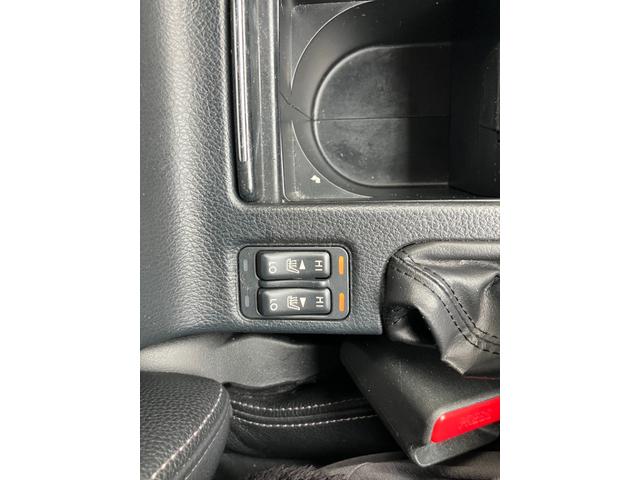 インプレッサスポーツ 2.0i-Sアイサイト STIフロントエアロ AWD レザーシート シートヒーター 純正ナビ フルセグ バックカメラ 衝突軽減 HIDヘッドライト(21枚目)