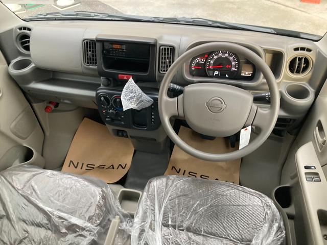 クリッパーバン 660DXハイルーフ 登録済未使用車 キーレス(スペアキー有) エマージェンシーブレーキ リアセンサー 車線逸脱防止支援システム EBD付ABS 横滑り防止 運転席&助手席エアバッグ 前席パワーウインドウ AM/FMラジオ(12枚目)