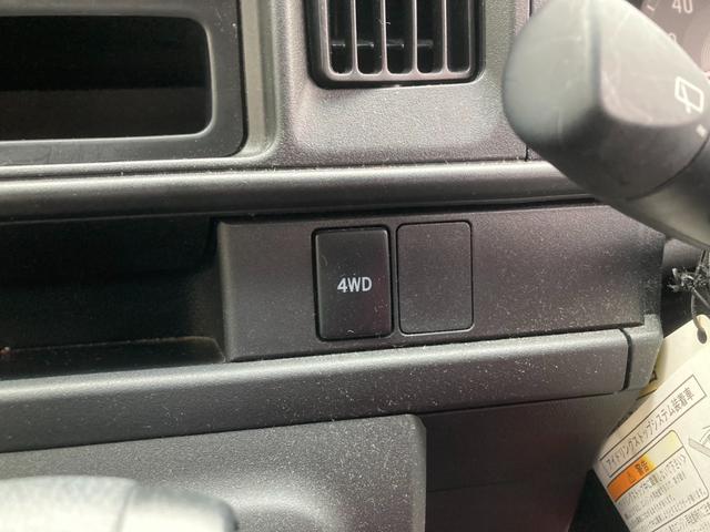 サンバーバン VCスマートアシスト 4WD 禁煙車 ワンオーナー車 LEDヘッドライト キーレス オーバーヘッドシェルフ プライバシーガラス リアヒーター 電動格納ミラー コーナーセンサー(リア) ドライブレコーダー(24枚目)