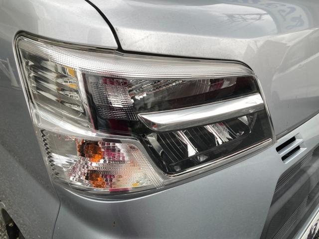 サンバーバン VCスマートアシスト 4WD 禁煙車 ワンオーナー車 LEDヘッドライト キーレス オーバーヘッドシェルフ プライバシーガラス リアヒーター 電動格納ミラー コーナーセンサー(リア) ドライブレコーダー(28枚目)